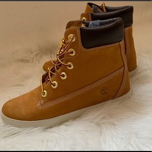 WOMEN'S BRATTLEBORO 6-INCH TIMBERLAND BOOTS